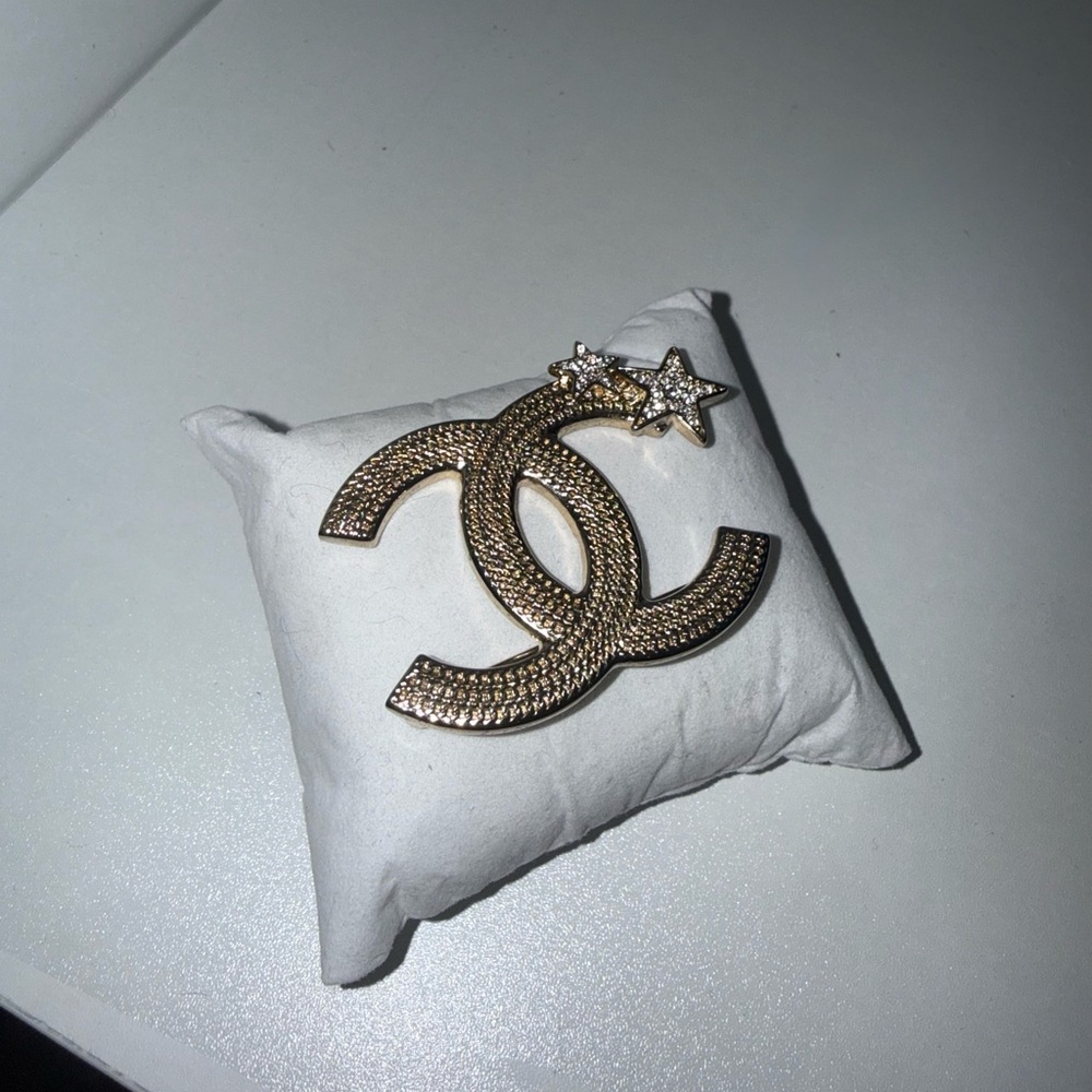 Chanel Strass Star Brooch - Picture 2 of 6